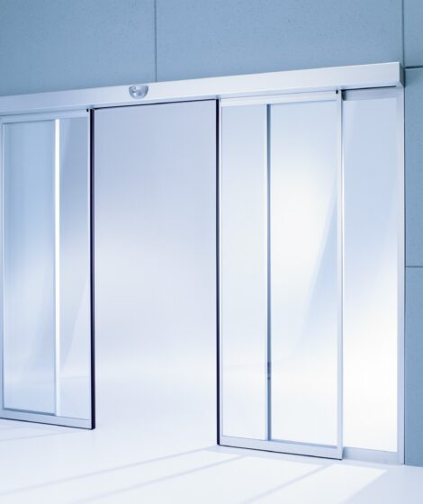 Automatic-sliding-glass-gates-doors-framed-frameless-doors-gates-in-Qatar
